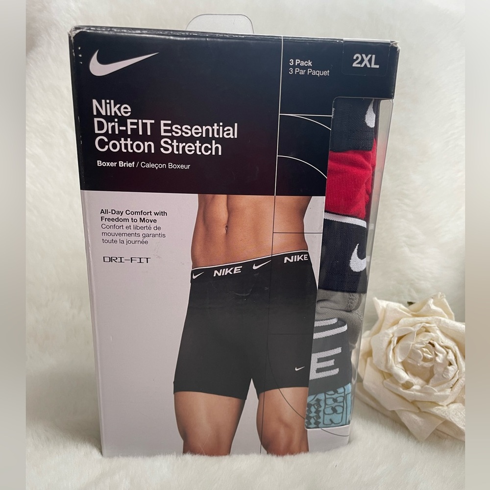 New with tag NIKE DRI FIT ESSENTIAL COTTON STRETCH BOXER BRIEF w/All day comfort